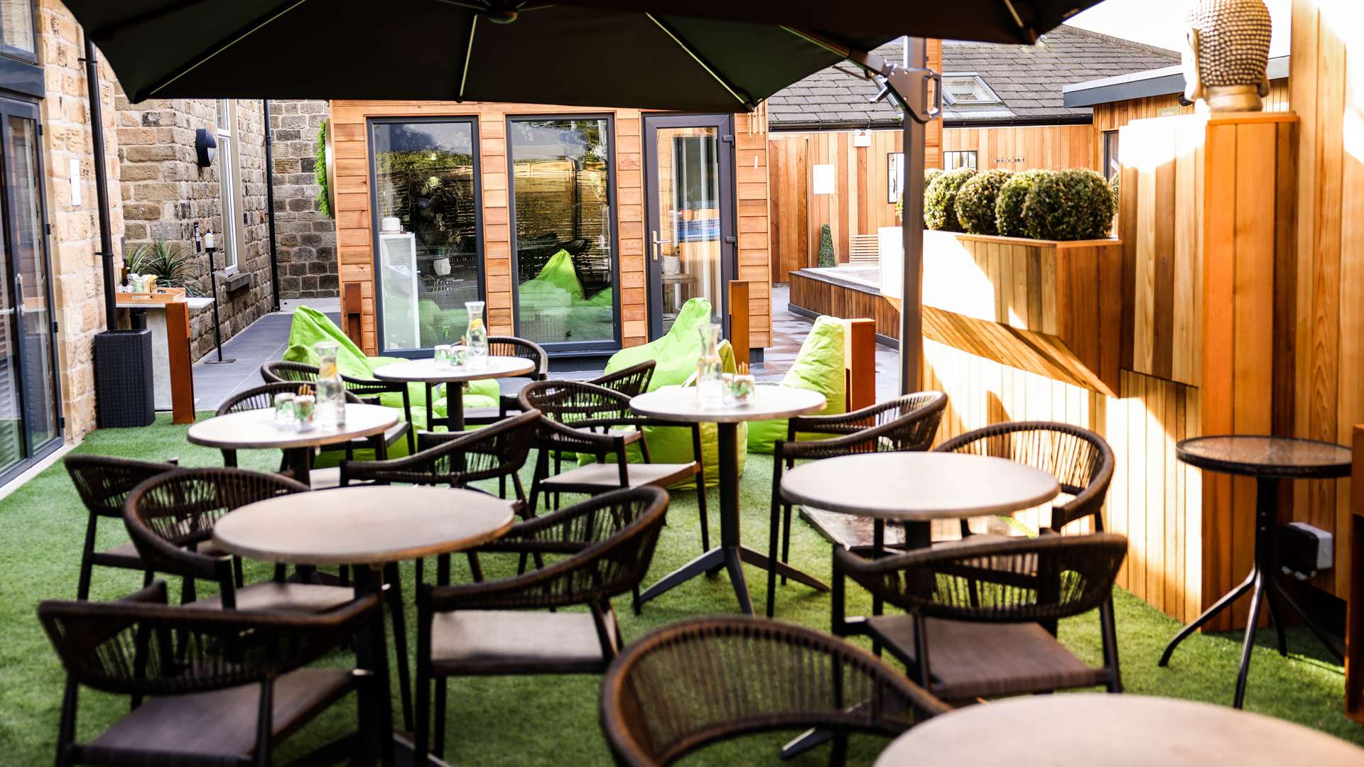 spa garden-at-iveridge-hall-image-0411