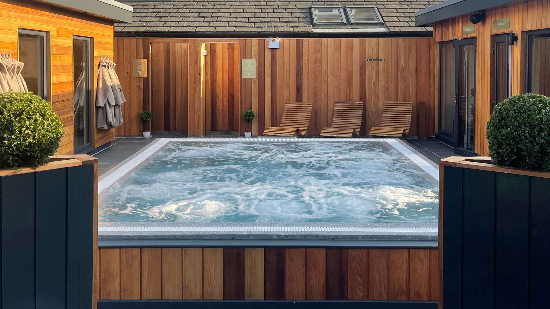 spa garden-at-iveridge-hall-image-045